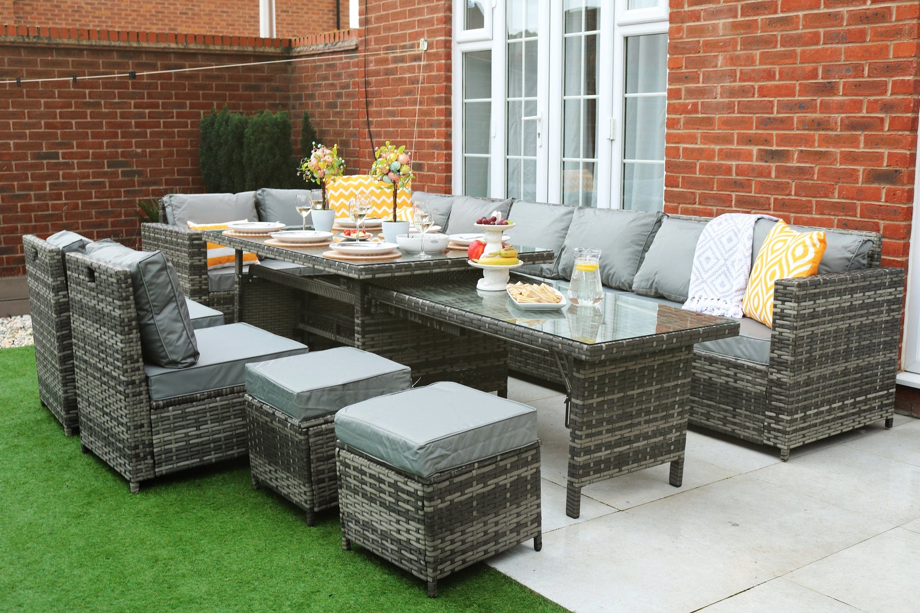 Barcelona 12 Seater Rattan Garden Furniture Dining Set with Extending Table (Mobilier de jardin en rotin 12 places avec table extensible)