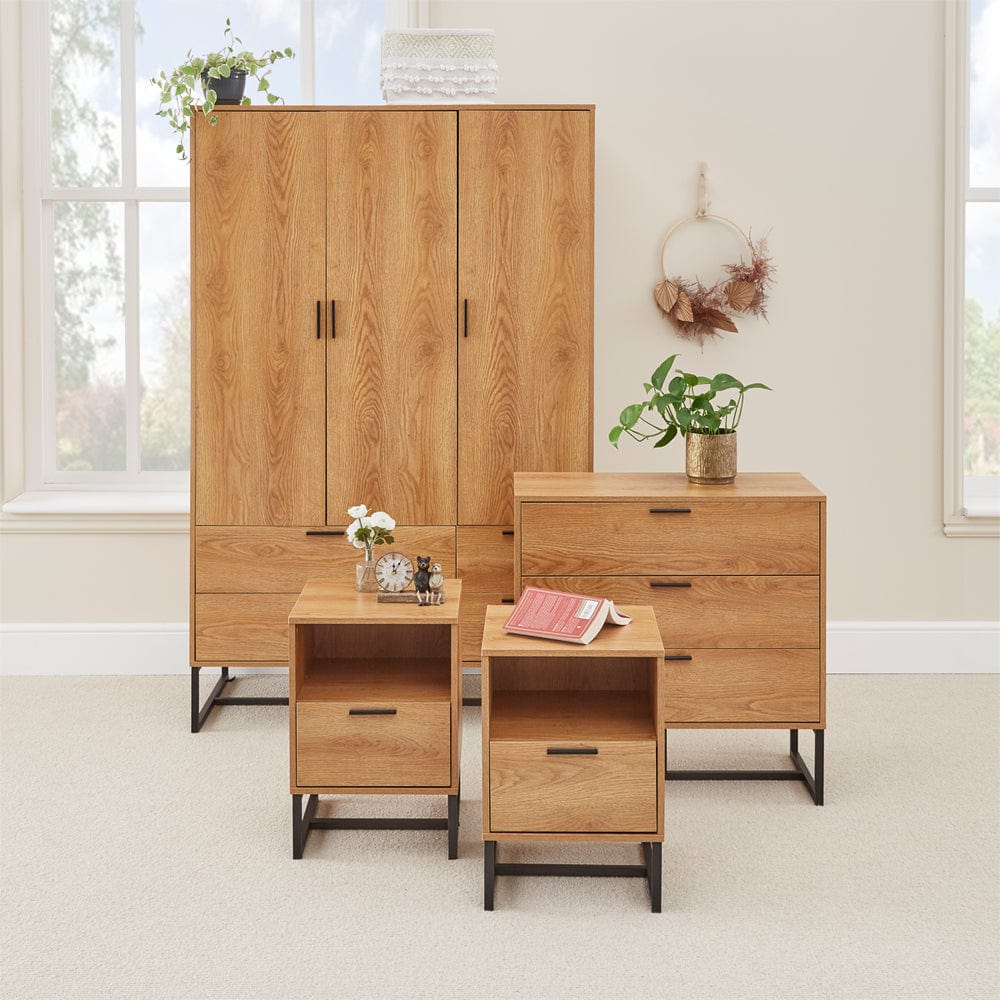 Belluno Ensemble de chambre à coucher de style industriel avec armoire-coffre et 2 chevets