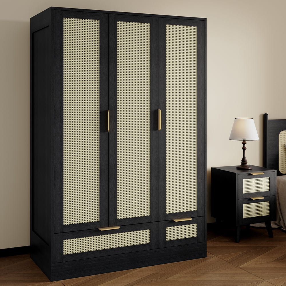 Armoire Boho 3 portes 2 tiroirs en rotin décoré