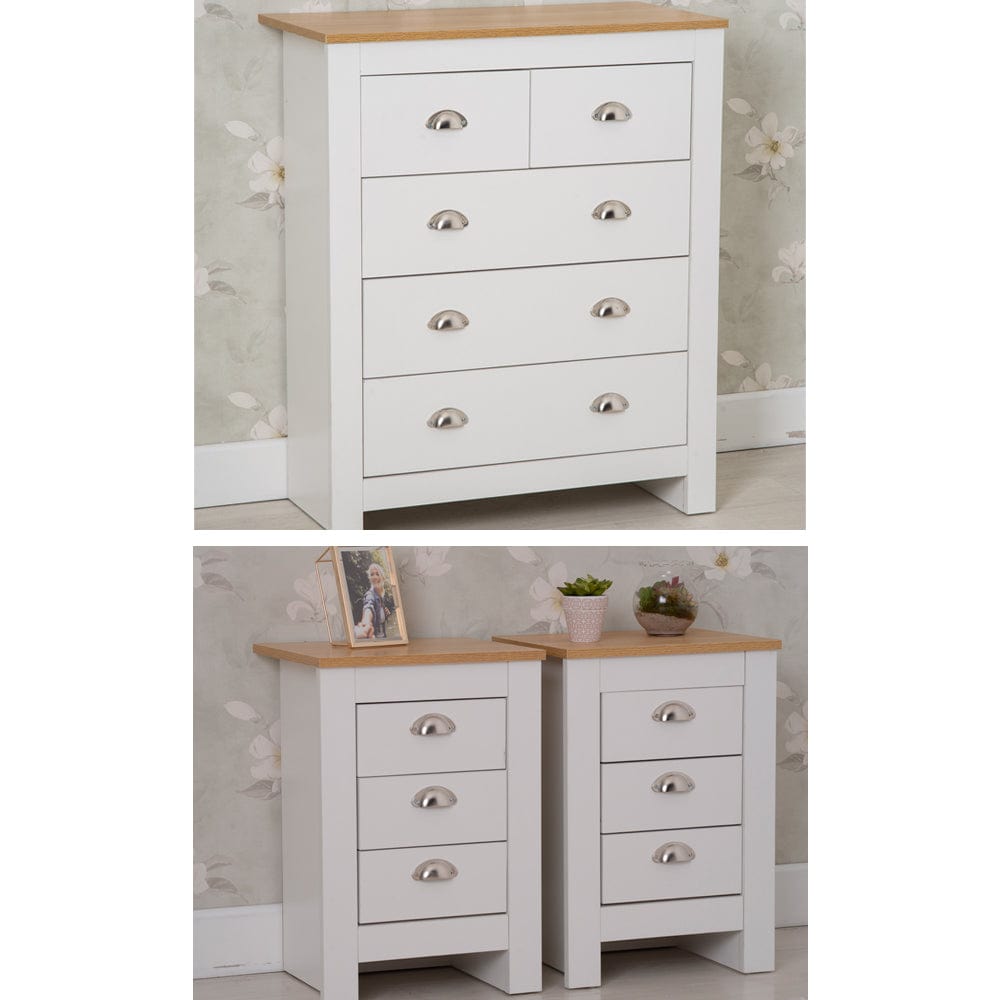 Heritage 3 Piece Chest and Bedside Tables Set In White (Ensemble de coffres et de tables de chevet 3 pièces en blanc)