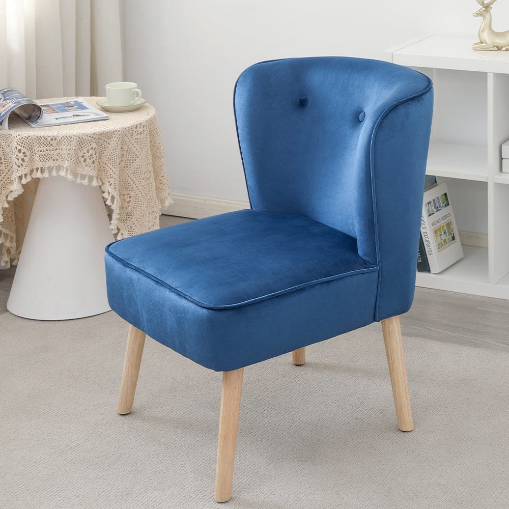 Chaise d'appoint en velours Jola avec pied en bois en bleu