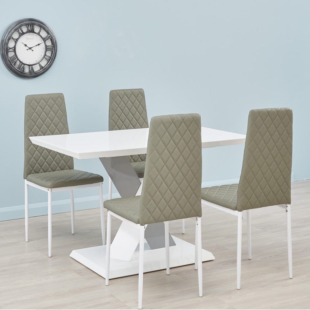 Orsa Table de salle à manger laquée avec 4 chaises
